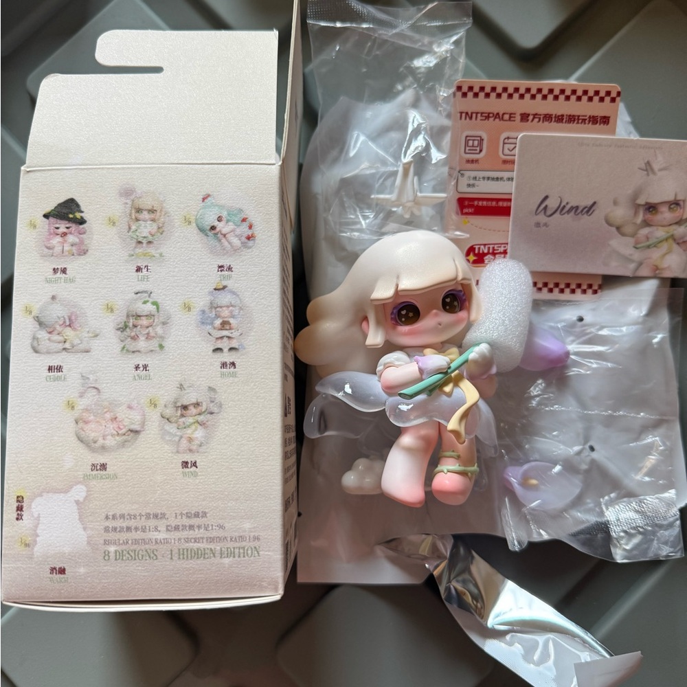 TNT SPACE Embrace Fantastic Adventure Blind Box - Picture 2 of 3